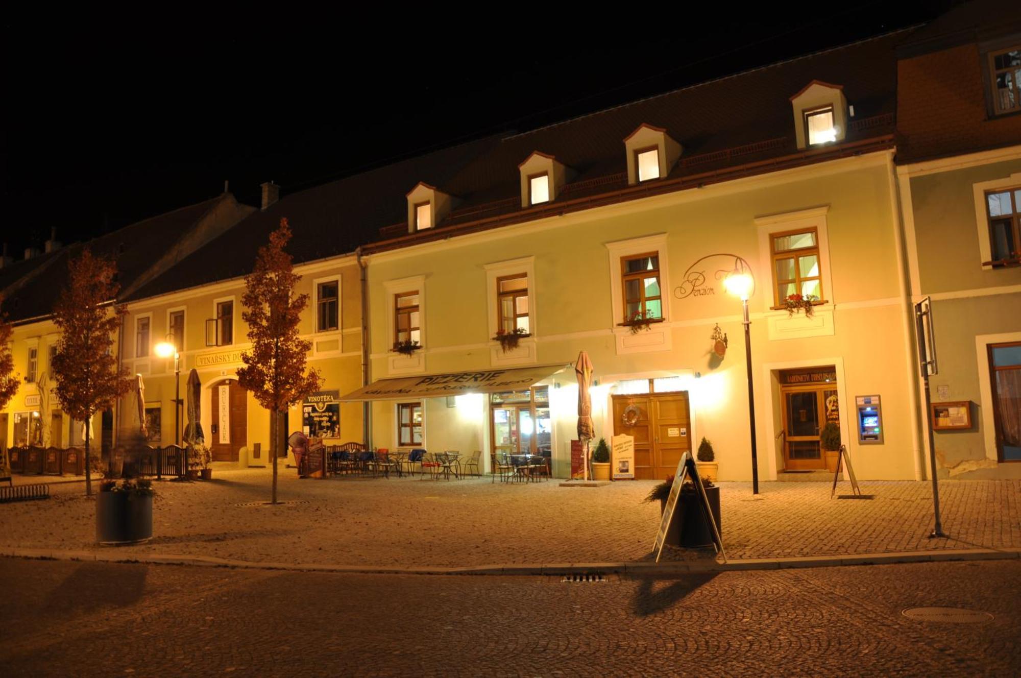 Penzion Valtice Bagian luar foto